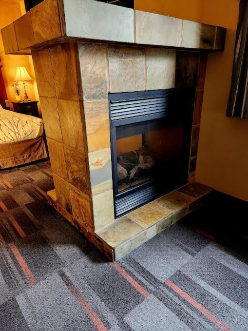 Rundle Mountain Lodge Canmore Eksteriør bilde