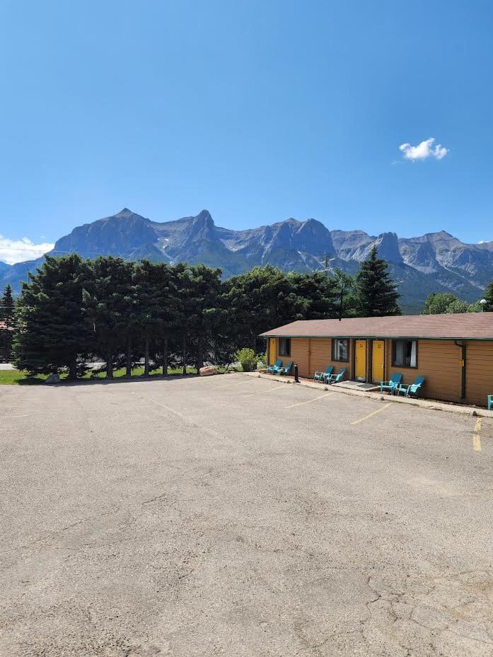 Rundle Mountain Lodge Canmore Eksteriør bilde