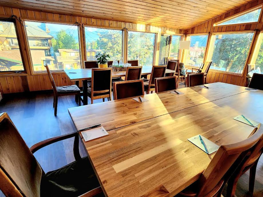Rundle Mountain Lodge Canmore Eksteriør bilde