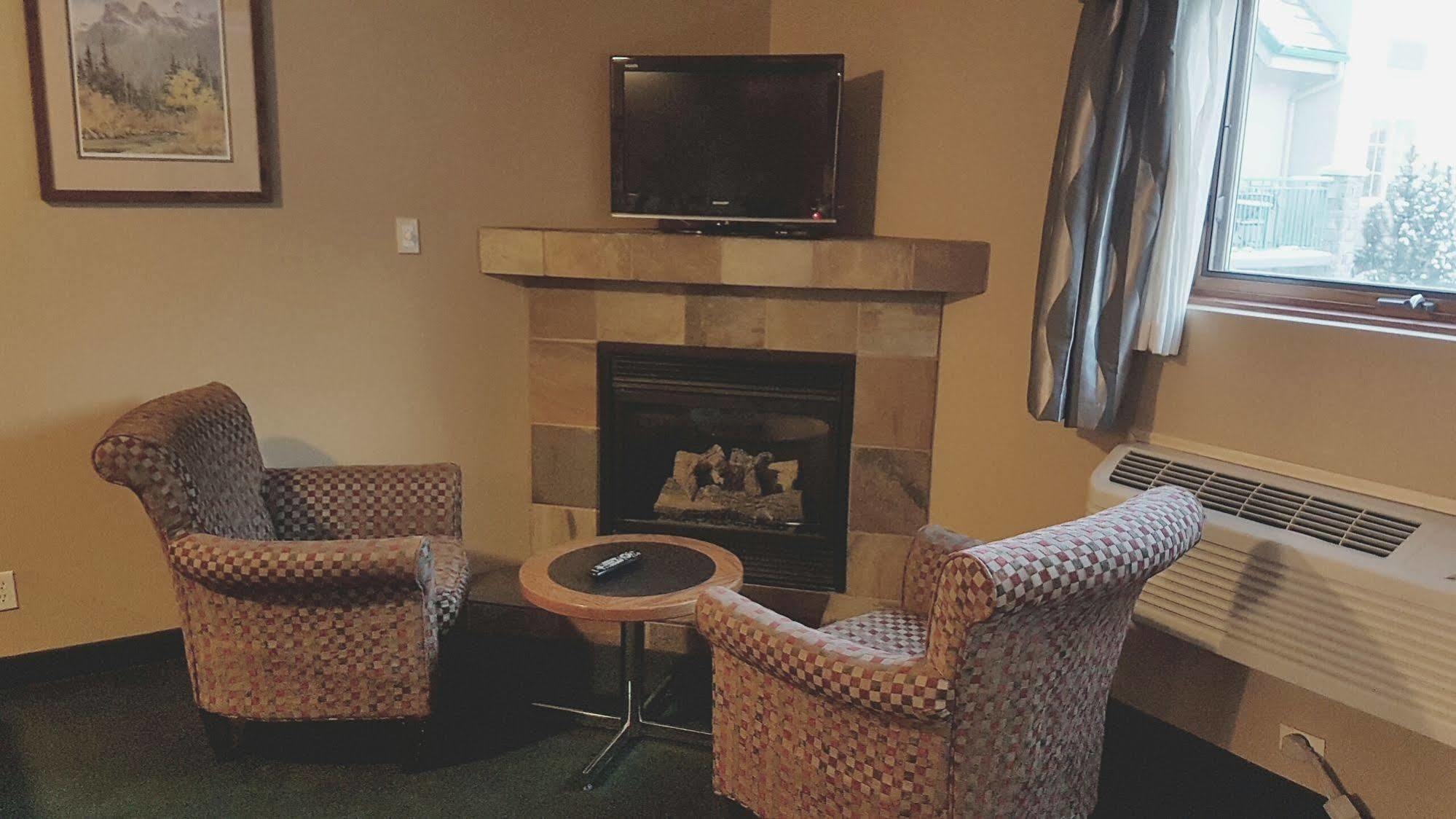 Rundle Mountain Lodge Canmore Eksteriør bilde